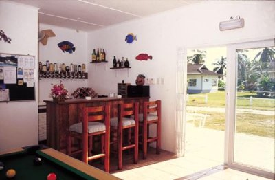 seychelles-chalets-anse-forban-bar.jpg
