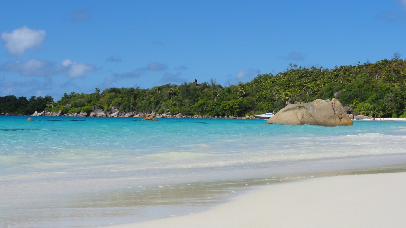 Idéal pour une découverte des 3 principales iles des Seychelles en toute intimité et en demi-pension